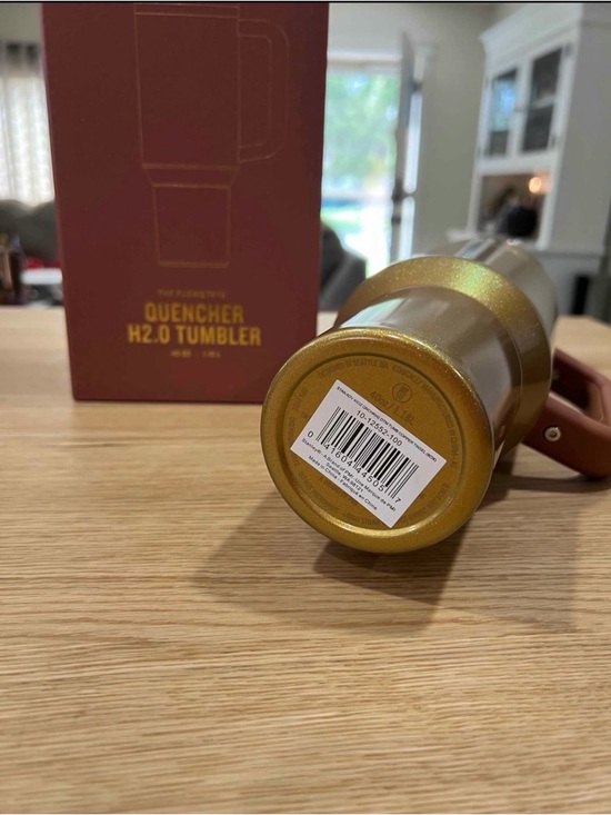 Stanley 40 oz - Copper Tinsel - Picture 2 of 4